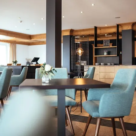 Hilburger 4* سكين