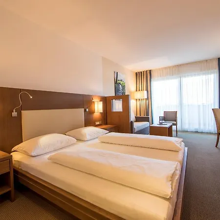 فندق Hilburger 4*